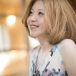 二十歳の女性の横顔