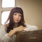 二十歳の女性の横顔