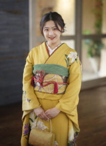 振袖を着た二十歳の正面