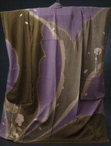 カーキと藤色の成人式振袖