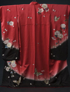 エンジ色の成人式振袖
