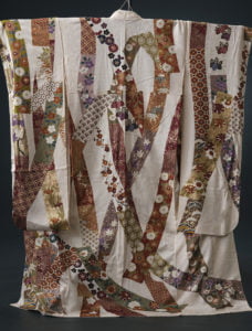 白色の古典柄成人式振袖