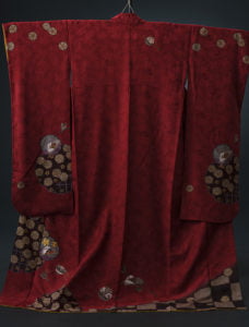 エンジ色の成人式振袖