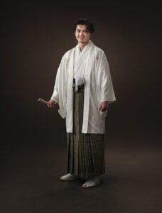 白の羽織男の成人記念写真