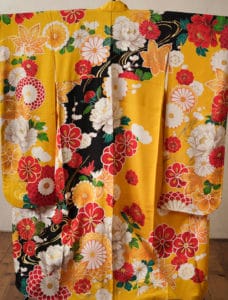 黄色の成人式振袖